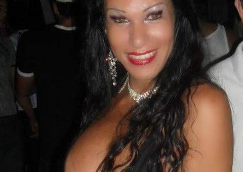 Travesti vai em padaria, muda o caminho para um motel e desaparece