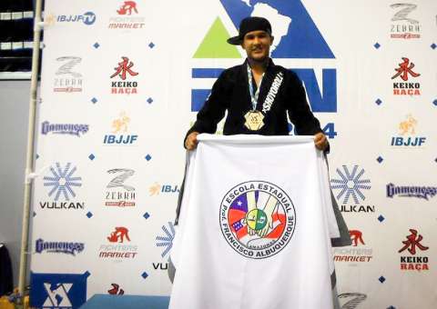  AMAZONENSE EMANUEL DE CASTRO É OURO NO JIU-JÍTSU NA CALIFÓRNIA