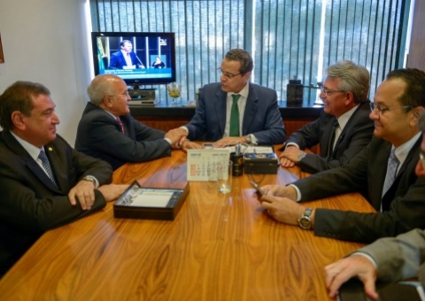 PEC da ZFM será votada nesta terça-feira, diz presidente da Câmara ao governador José Melo