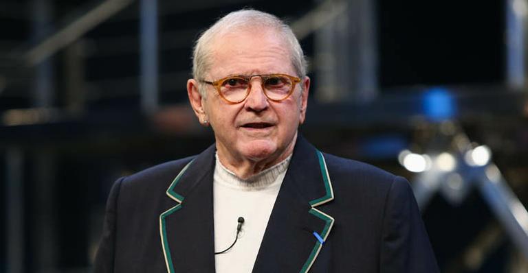 Emocianado, Jô Soares faz homenagem ao filho em programa