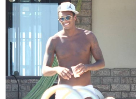 Festa na casa do atacante Jô é interrompida pela polícia