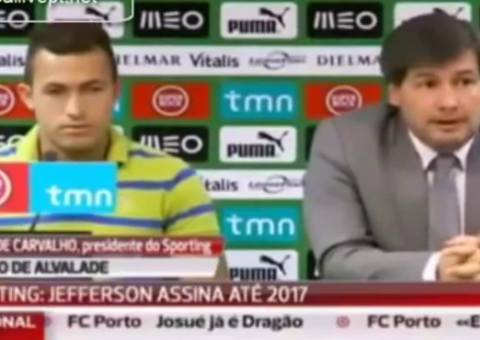 Jogador brasileiro peida durante apresentação em Portugal. Veja