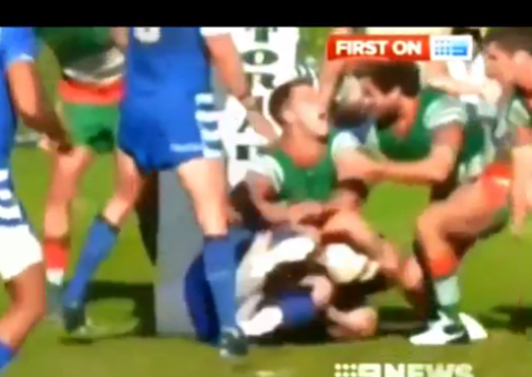 Jogador de rugby morde pênis de adversário durante partida. Veja