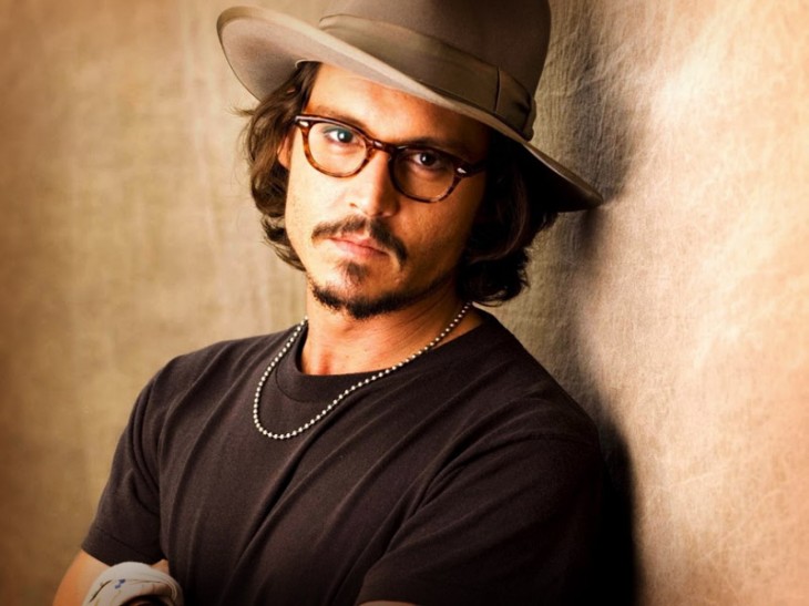 Johnny Depp faz tratamento em casa para combater alcoolismo