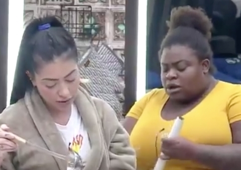 Jojo Todynho e Mirella discutem por arroz em A Fazenda; Vídeos