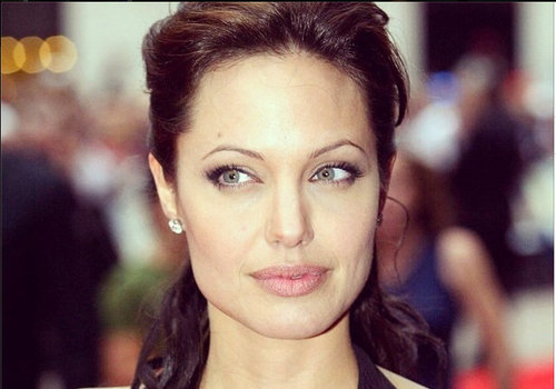 Pai de Angelina Jolie não foi convidado para casamento