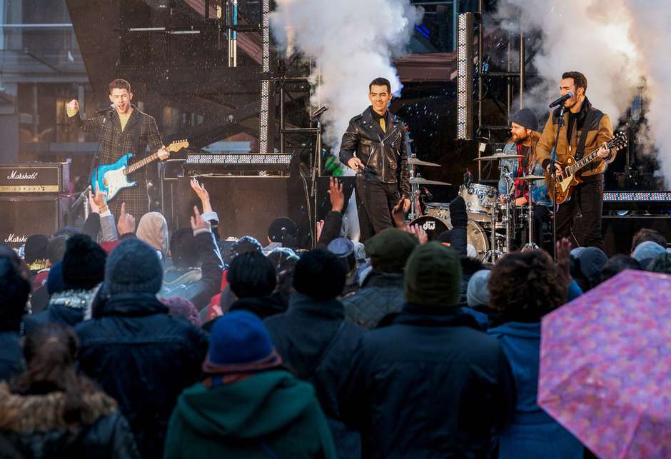 Dash & Lily: Série natalina da Netflix tem show do Jonas Brothers