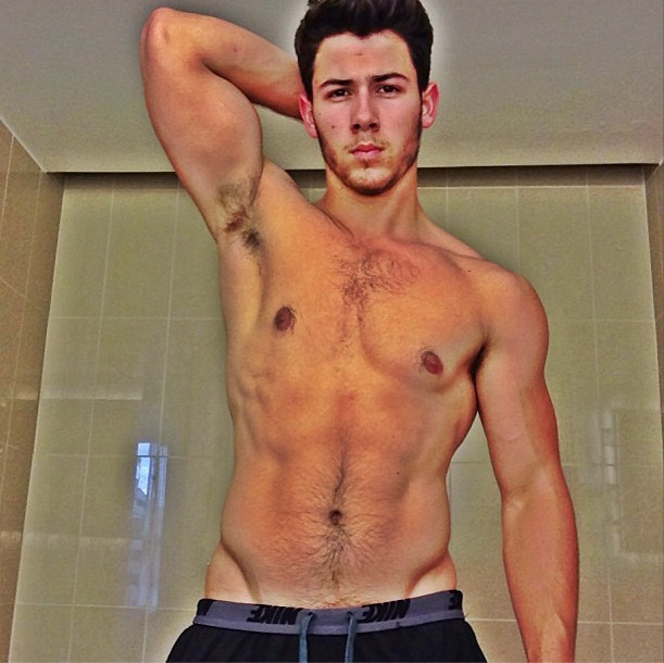 Vídeo de Nick Jonas fazendo sexo cai na internet