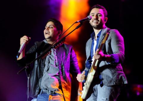 Jorge e Mateus lançam "Amor Pra Recomeçar", ouça