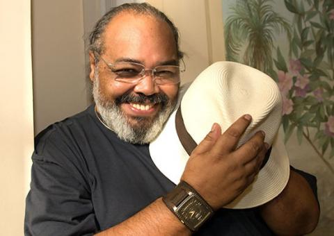 Jorge Aragão é internado com problema cardíaco