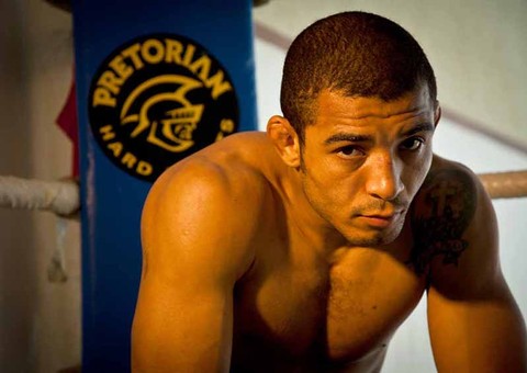 "Mesmo soco que dou no cara limpo, dou no cara dopado", afirma José Aldo