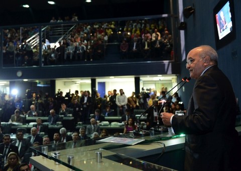 José Melo garante 30% do orçamento do Estado para a Educação  até 2018