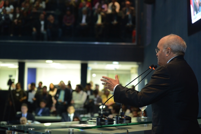 José Melo garante 30% do orçamento do Estado para a Educação  até 2018