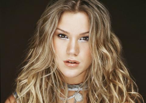 Homens planejavam decapitar Joss Stone com espada e jogar corpo no rio