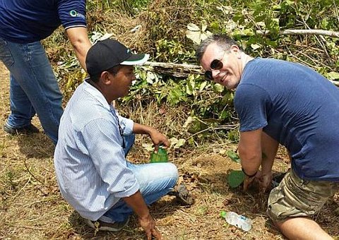 Multinacional desenvolve ação social na RDS do Tupé