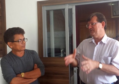 Deputado petista visita Portal do Holanda