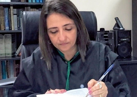 Jaiza Fraxe sobre vídeo de vacinação com seringa vazia: ‘chega de fraude' 