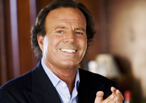  Julio Iglesias cancela turnê de despedida em Manaus