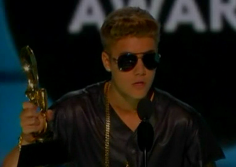 Justin Bieber é vaiado ao receber prêmio no Billboard Music Awards