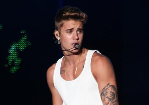 Justin Bieber prepara leilão para ajudar vítimas do tufão nas Filipinas