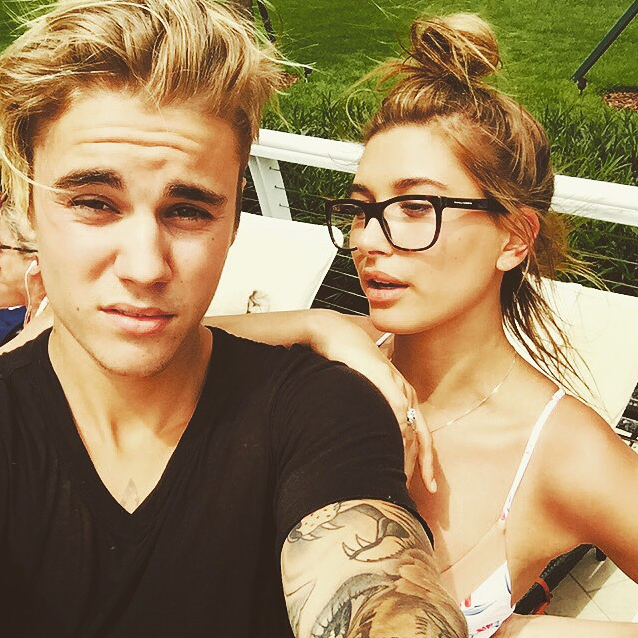 justin-bieber-hailey-baldwin-miami-selfie-1.png
