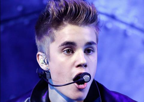 Justin Bieber agradece apoio dos meninos do One Direction