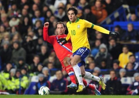 Fred salva e Brasil empata com Rússia em amistoso (1-1)