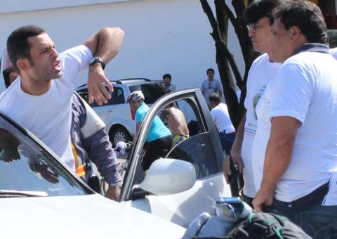 Mahmoud Kamel  desrespeita sinalização e é  detido pela Polícia em Manaus