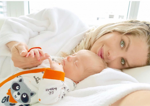 Para escapar de furacão, Karina Bacchi sai de Miami para Orlando onde está previsto passar mais forte