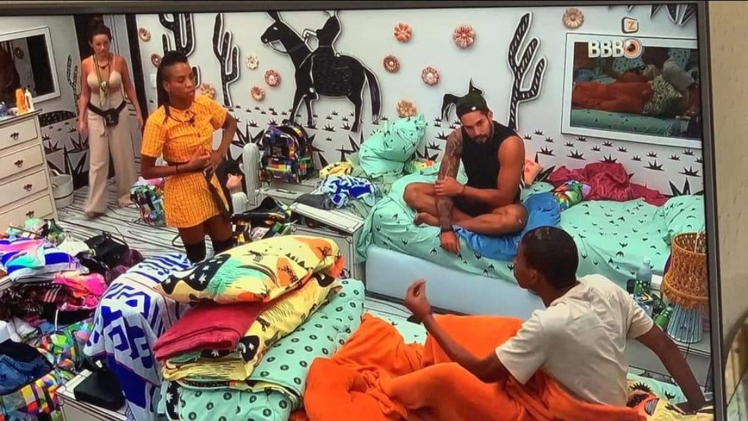 BBB21: Karol Conká desconfia de corte de Leifert e muda tática com Lucas