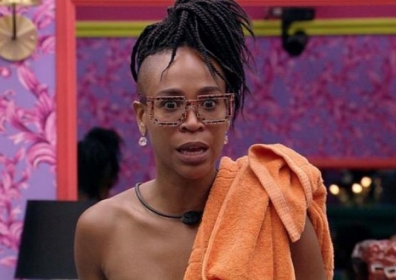 Karol Conká leva advertência ao falar de energia negativa e bafo de Lucas 