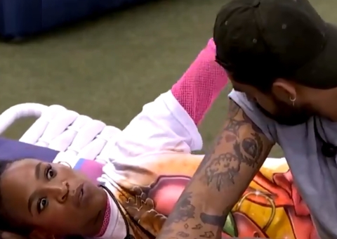 Arcrebiano e Karol discutem por causa de Juliette: 'tá apontando o dedo?'