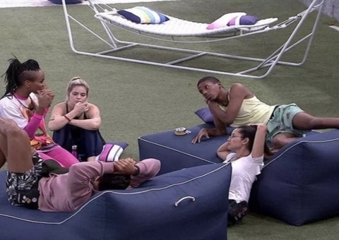 BBB21: Karol acusa Gil de ser ‘leva e traz’ e se acerta com Juliette