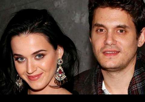 Katy Perry vai a clube de strippers com o namorado John Mayer