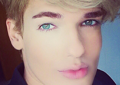 ‘Ken Humano’  fala sobre imagens da perna de Urach: “Pagando o preço”