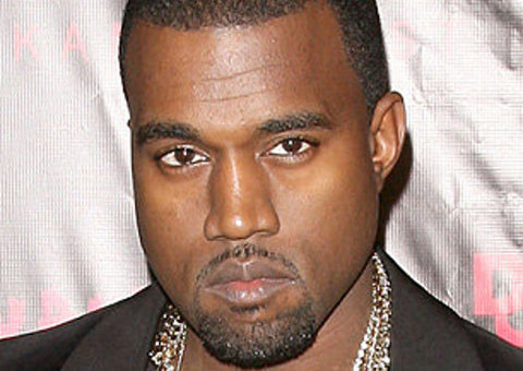 Cantor Kanye West é vaiado após cometer gafe durante show 