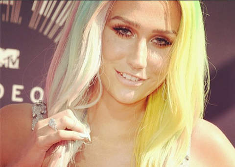 Kesha entra com processo contra produtor por abuso sexual