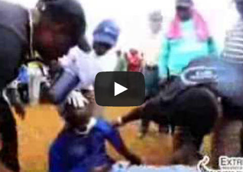 Jeito estranho de reanimar lutadores na África do Sul