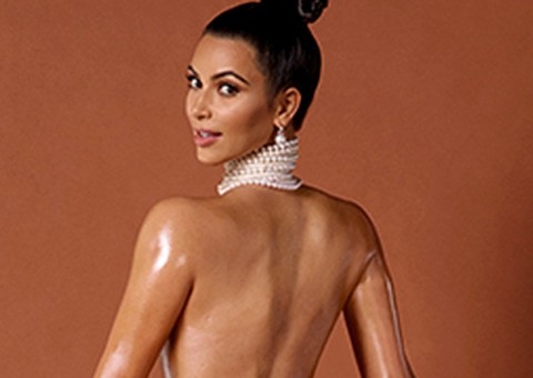 Oi? Artista pinta Kim Kardashian com o pênis 