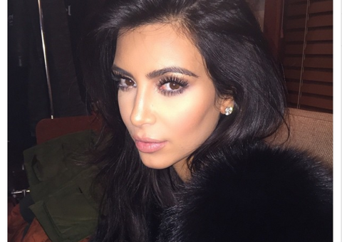 Kim Kardashian mostra tudo em foto de novo ensaio nu