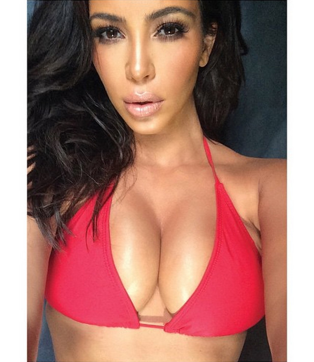 Livro de selfies de Kim Kardashian esgota em segundos