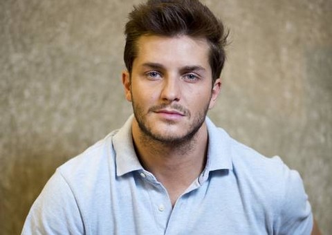 Klebber Toledo dá presentinho de R$ 1,8mil para mãe de Marina Ruy Barbosa