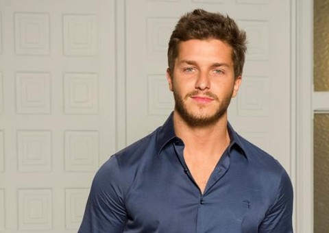 Ator global tem usado a internet para conquistar meninas