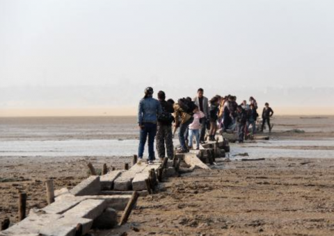 Lago seca e revela ponte da dinastia Ming na China