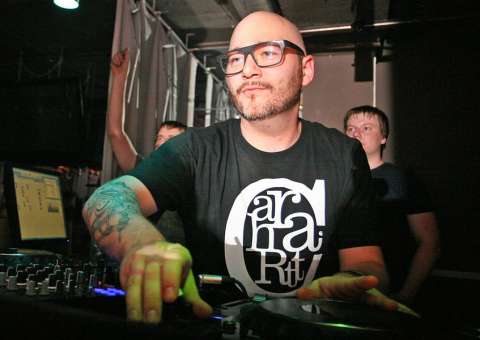 Nesta quinta tem o DJ Kolombo como atração internacional do SUB