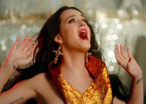 Katy Perry libera clipe de "Unconditionally", vem ver