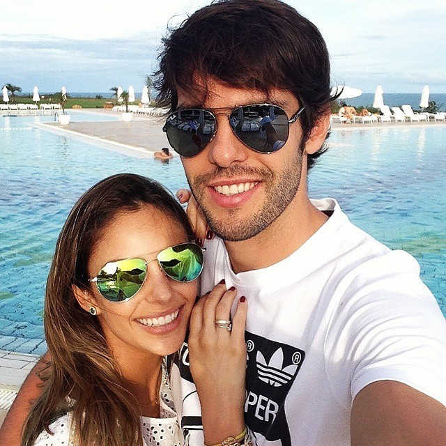 Kaká posa com Carol Celico e revela curiosidades sobre sua vida