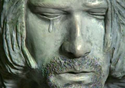 Kurt Cobain é homenageado com estátua em sua cidade natal