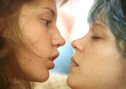 Filme de amor entre lésbicas é premiado pela imprensa estrangeira em Cannes