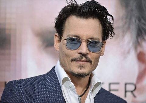 Johnny Depp aparece irreconhecível no papel de chefão do tráfico 